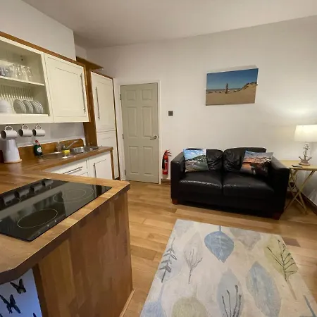Flat 2, Ty Newydd Apartment Barmouth Exterior photo
