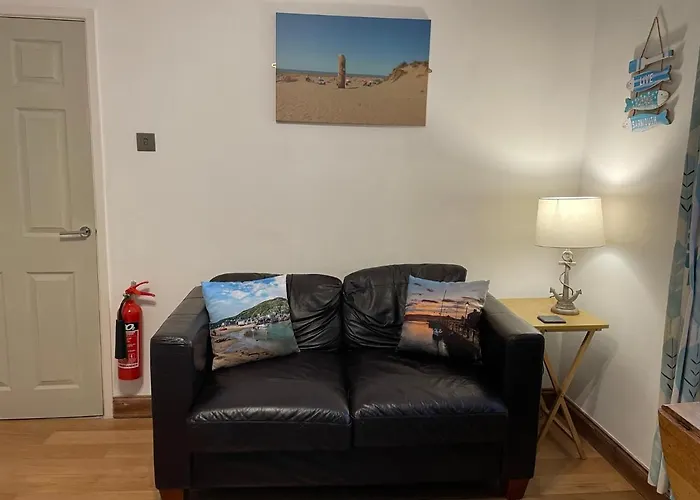 Flat 2, Ty Newydd