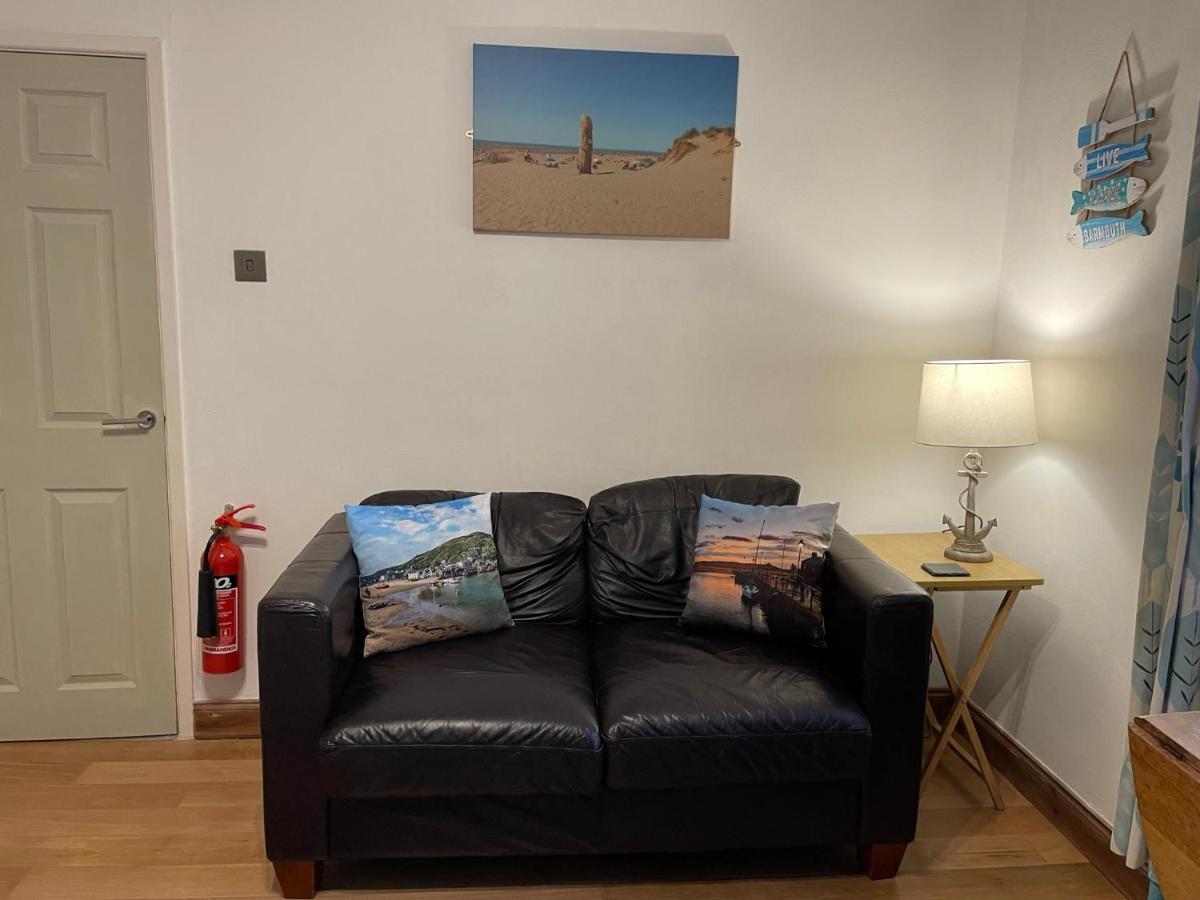 Flat 2, Ty Newydd Apartment