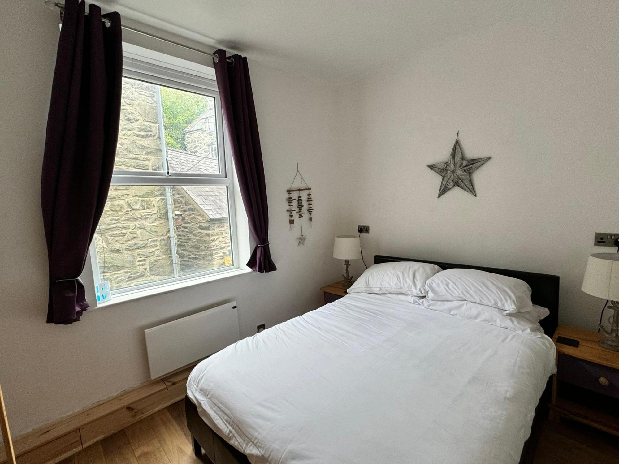 Apartment Flat 2, Ty Newydd